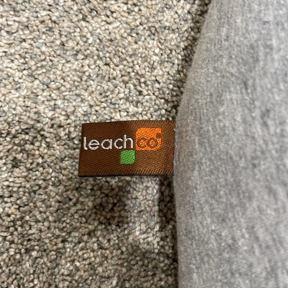 Leach Co pregnancy maternity pillow with removable gray cover - Picture 2 of 2